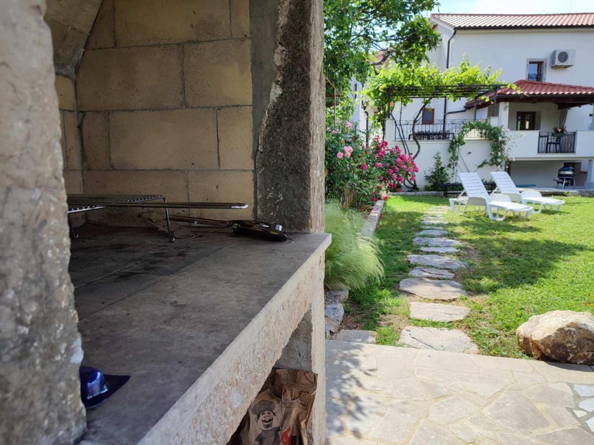 Villa Kuca Dumar Malinska Exterior foto